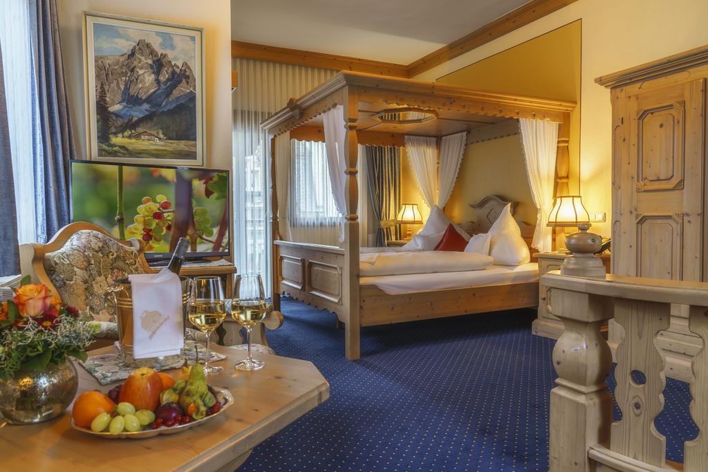 Altkoelnischer Hof บาคาราค ภายนอก รูปภาพ